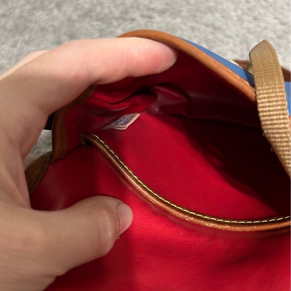 Leather crossbody bag Dooney and Bourke Blue in Leather - Picture 9 of 14